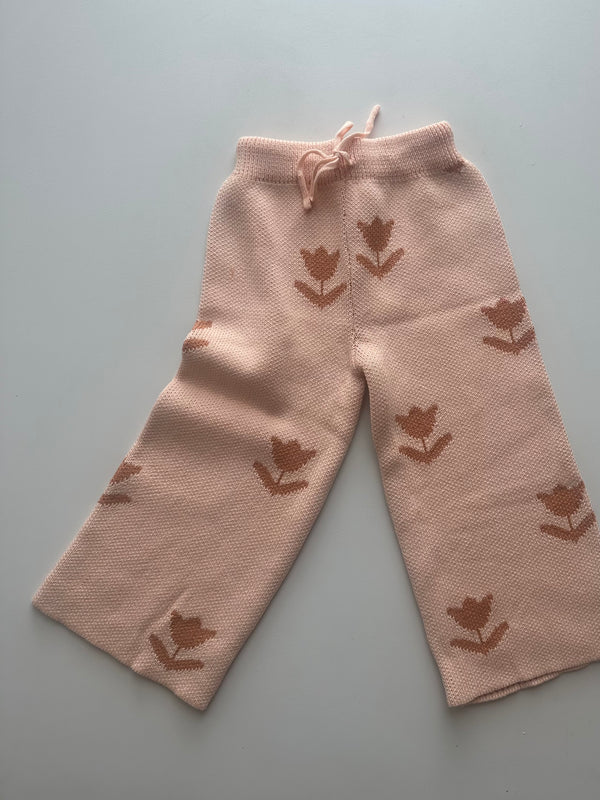 Tulip knit pants