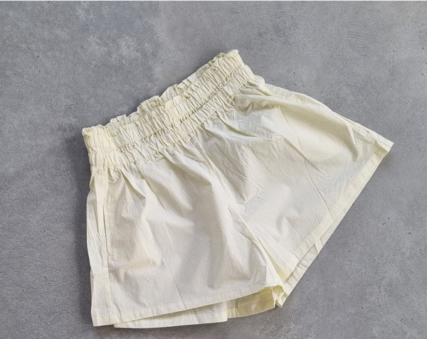 Abby Short - Pale lemon